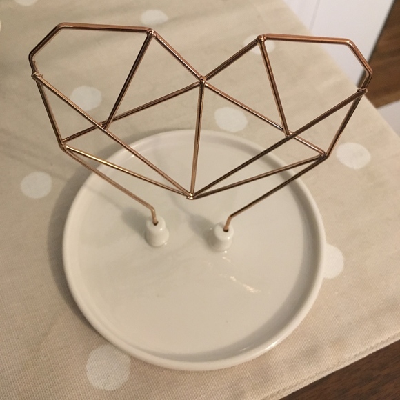 Wire Heart Ceramic Jewelry Holder - Picture 8 of 8